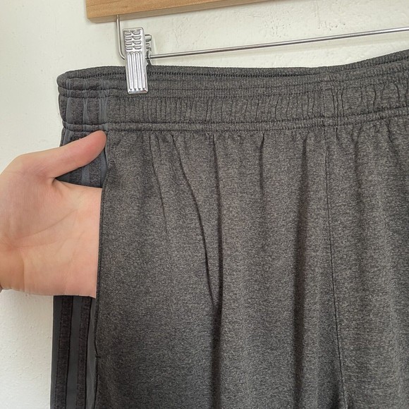 Adidas Men Activewear Shorts Dark Gray Logo Elastic Waist Pockets Size XL - Picture 6 of 7